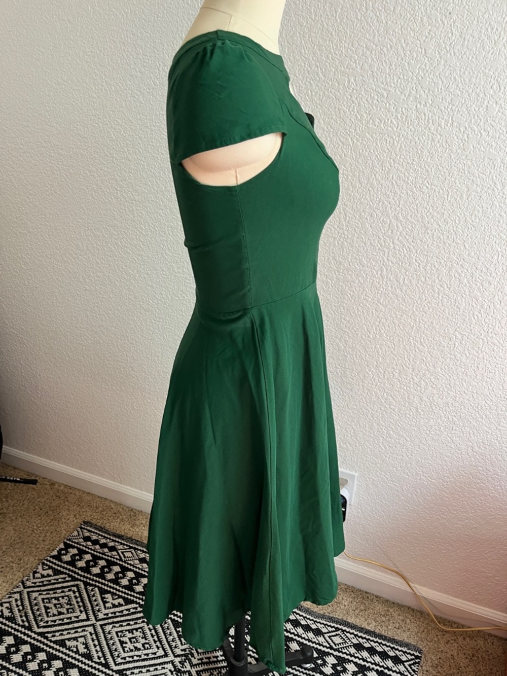Emerald Cutout Fit-and-Flare Midi Dress - Picture 2 of 6